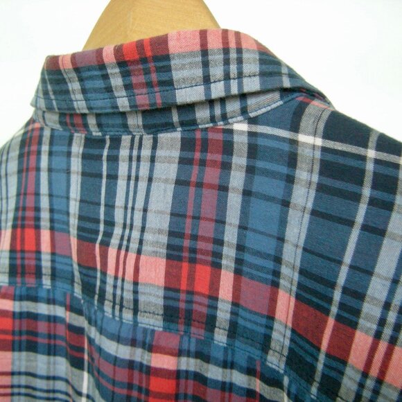 Levis Men's XXL Modern Fit Plaid Shirt Lined In Red - Summer Weight Blue and Red - Picture 7 of 10